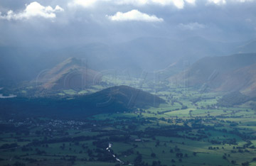 Comp image : ld03012 : A view south along the Newlands valley from Skiddaw, near Keswick in the English Lake District, under a darkening sky, showing the Cat Bells ridge and Swinside