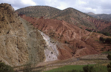 Comp image : mgun0415 : Layers of rock in the High Atlas mountains in Morocco